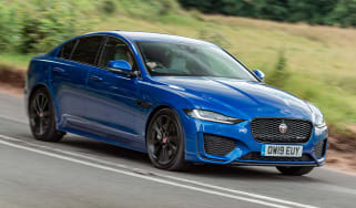 Jaguar XE P250 - front